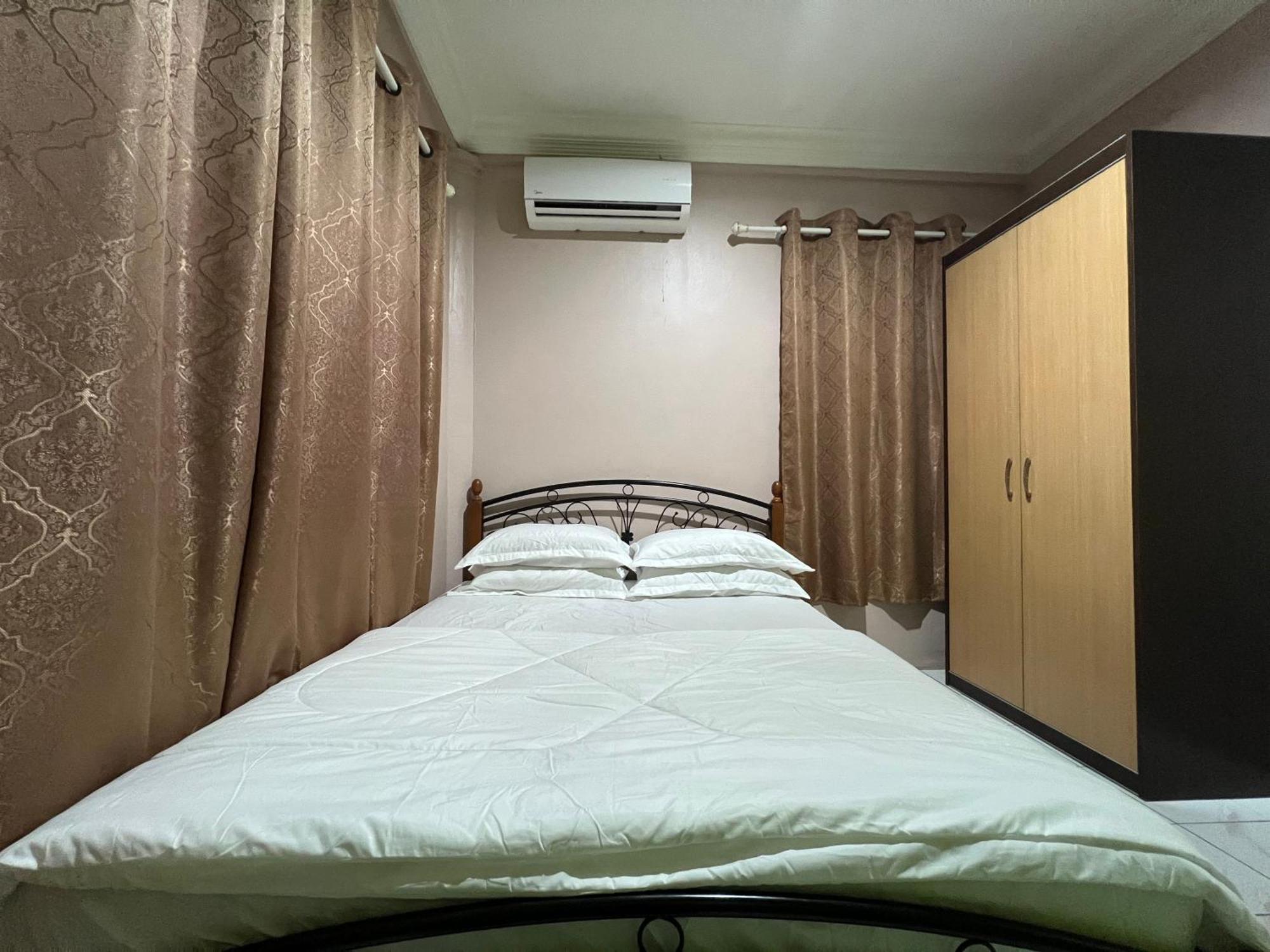 Hanif Homestay Kuching Bagian luar foto