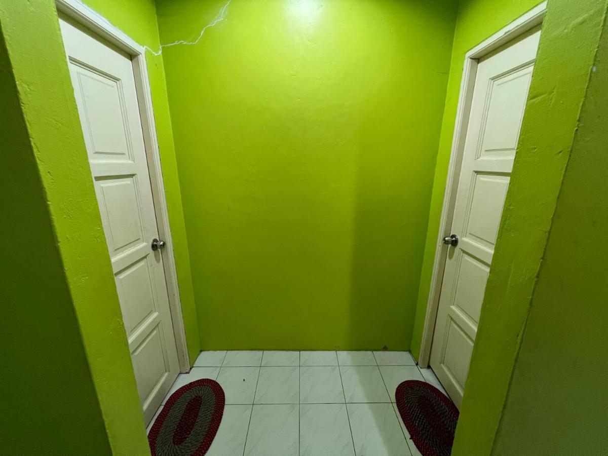 Hanif Homestay Kuching Bagian luar foto