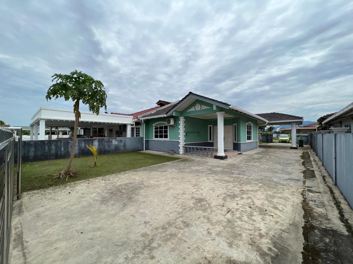Hanif Homestay Kuching Bagian luar foto